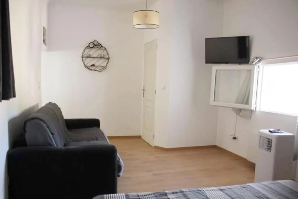 Au Coeur De Saint Chamas Apartment