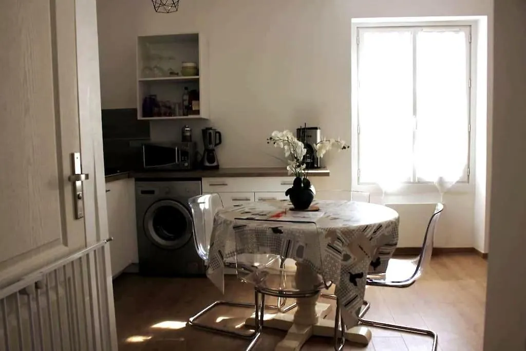Au Coeur De Saint Chamas Apartment